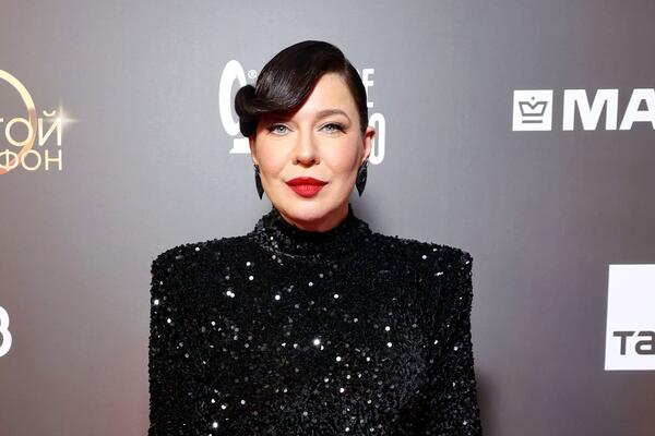 Родом с Украины: выяснилось, кто стал мужем певицы Ёлки