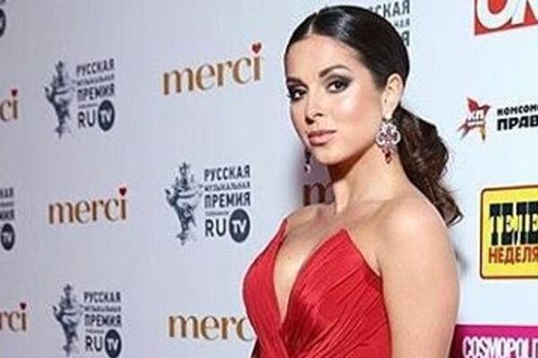 Образ дня: Нюша в Diverseshop