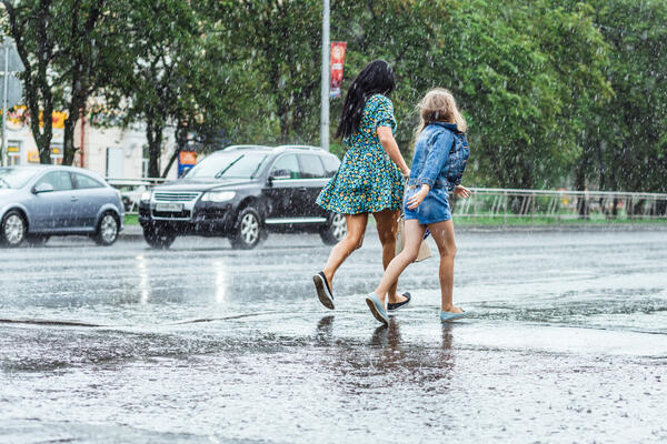 Как в тропиках: синоптик Шувалов рассказал, что случится с погодой в выходные, 7 и 8 июня