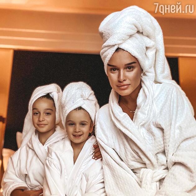 Ксения Бородина с дочерьми