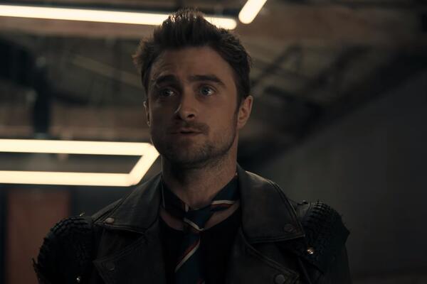 Дэниел Рэдклифф попал в постапокалипсис в трейлере новых «Чудотворцев»