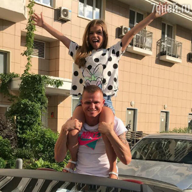 Дмитрий Тарасов с дочкой Ангелиной