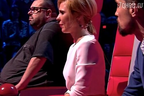 Наставники во время выступления Андрея