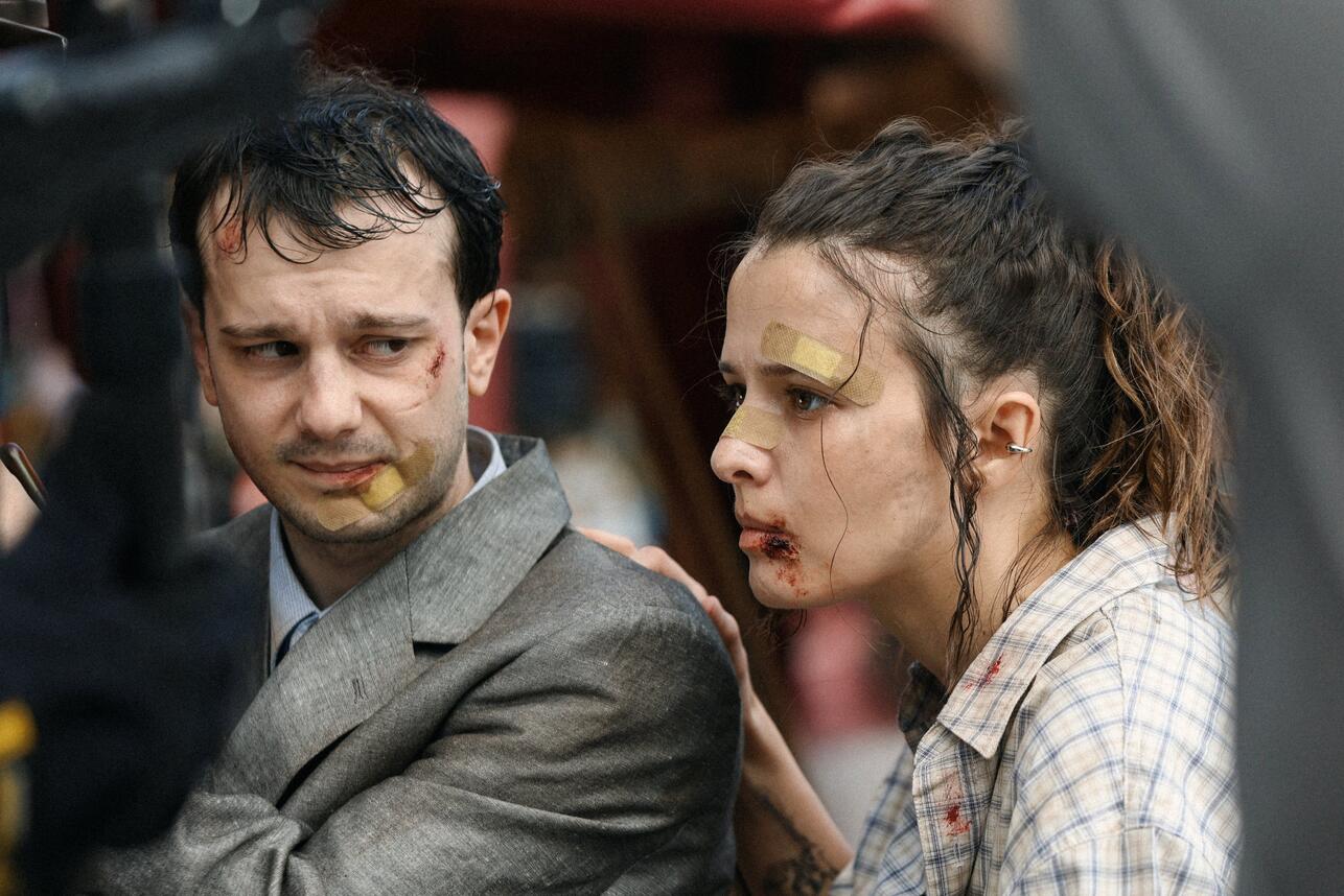 РђРґР°Рј РќРµС…Р°Р№ Рё Р›СЋР±РѕРІСЊ РђРєСЃРµРЅРѕРІР° РЅР° СЃСЉРµРјРєР°С… СЃРµСЂРёР°Р»Р° В«РџРѕРґСЃР»СѓС€Р°РЅРѕ РІ Р’С‹Р±РѕСЂРіРµВ» С„РѕС‚Рѕ