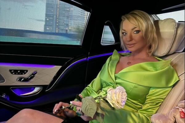 Волочкова забила тревогу из-за отца и выехала в Санкт-Петербург: «Папа очень плох!»