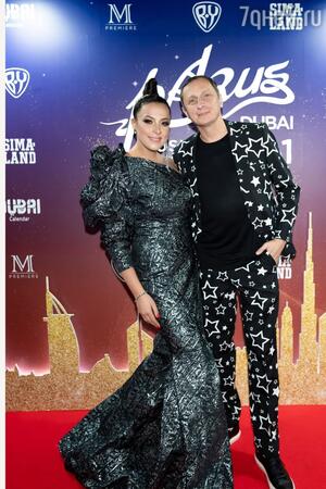 Ведущие — Вадим Галыгин и Ольга Рыжикова. Фото: пресс-служба фестиваля PaRus 