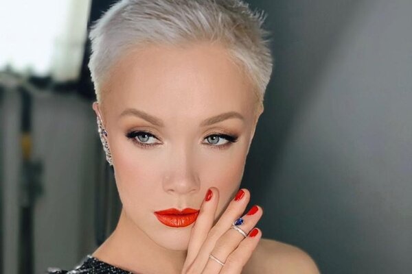 Похорошевшая Дарья Мороз прокомментировала свои пластические операции