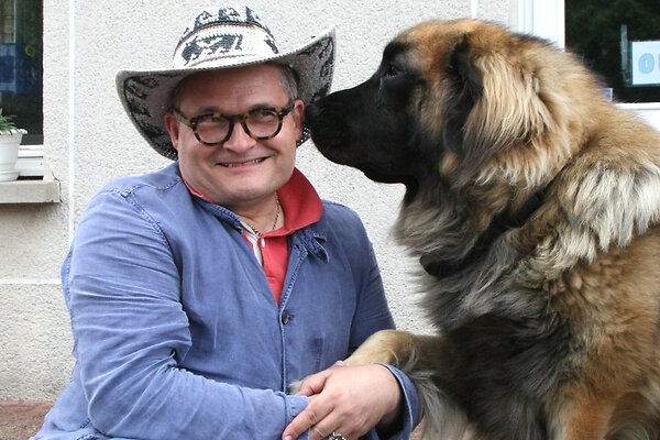 Кто гостит на французской даче историка моды Александра Васильева? 