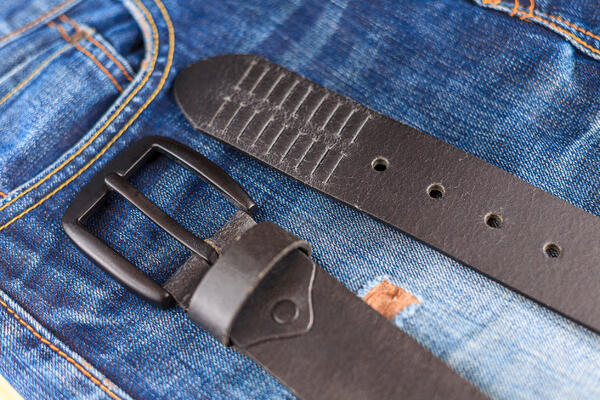 Как сделать дырку в ремне: 3 способа от простого к сложному