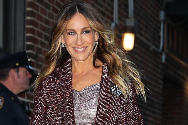 Образ дня: Сара Джессика Паркер в Emilia Wickstead