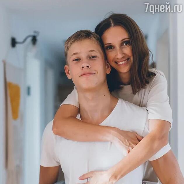 Анастасия Цветаева с сыном