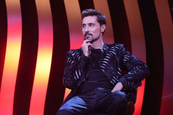 Билан показал Вале Карнавал, как повторить его фирменный прыжок