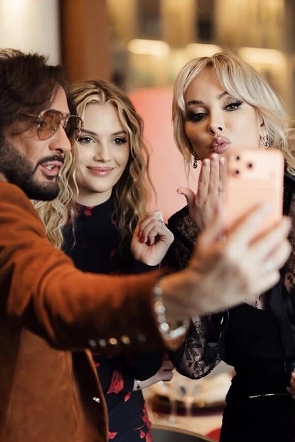 Михайлов не пожалел денег на падчерицу, вернувшуюся в Россию — 200 тысяч только за торт