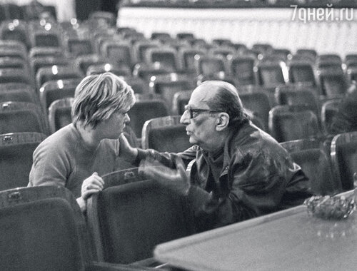 С руководителем БДТ Георгием Александровичем Товстоноговым. 1984 г.