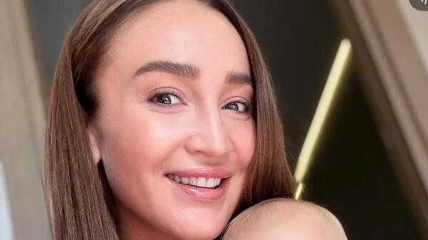 «Кто же отец?» Ольгу Бузову поздравляют с беременностью