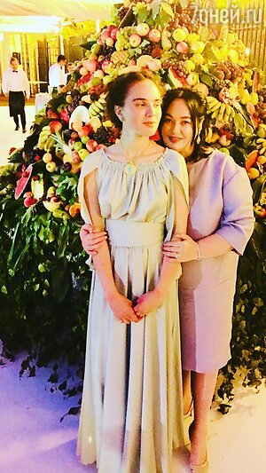 Лариса Гузеева с дочкой