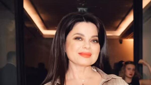 Не забалуешь: худеющая Королева показала, чем ее кормит муж на завтрак