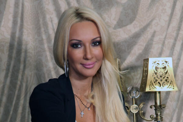 Лера Кудрявцева ответила на критику поклонников снимком без макияжа