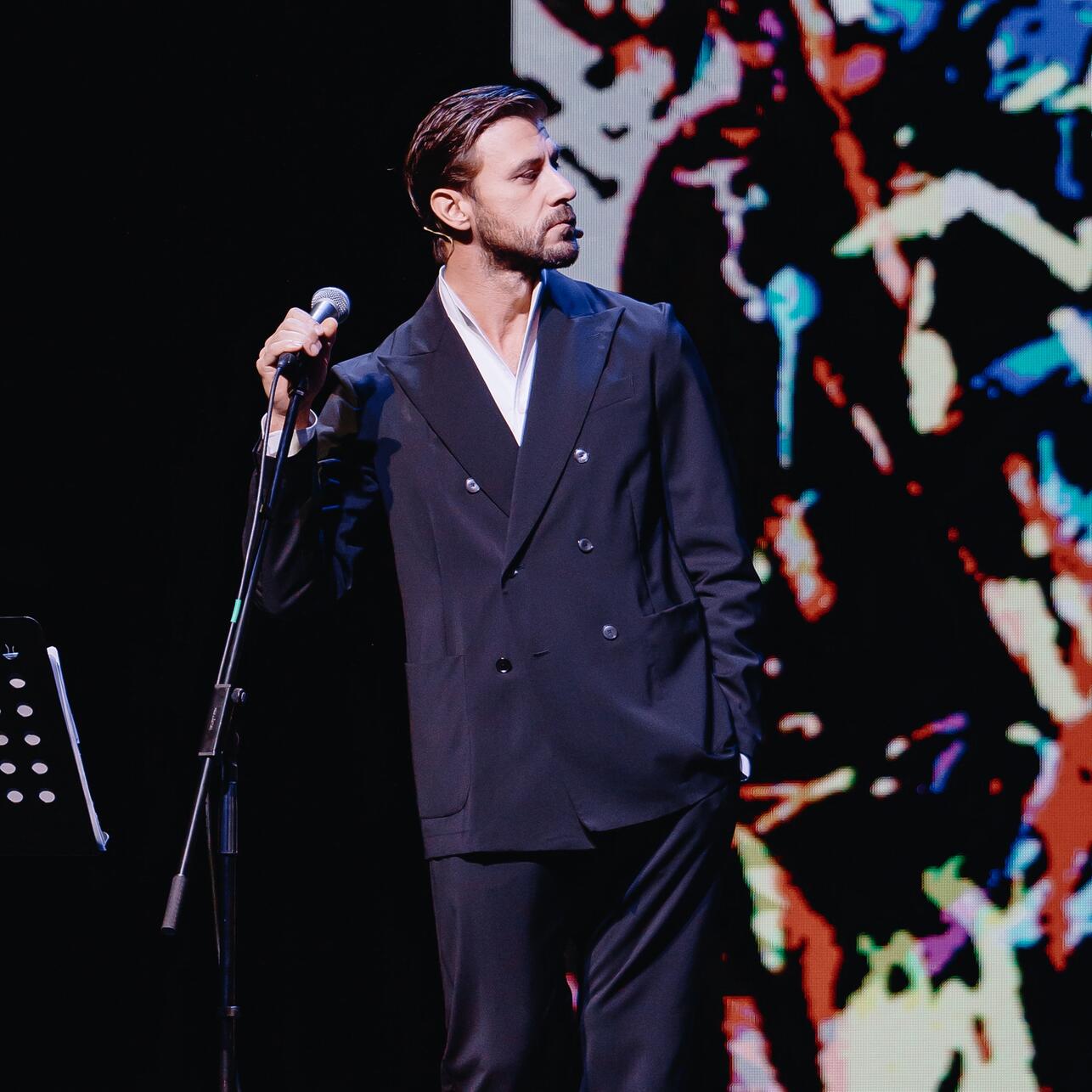 Чонишвили представит новую версию «Евгения Онегина» Чонишвили представит новую версию «Евгения Онегина»