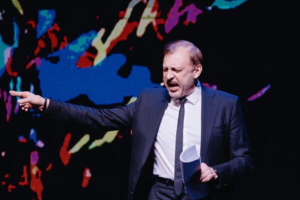 Чонишвили представит новую версию «Евгения Онегина»