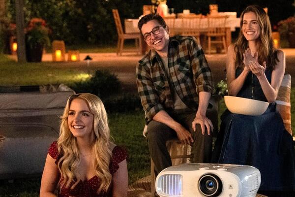 «Плакать и влюбляться одновременно»: Дэйв Франко и Маккенна Грейс рассказали о съемках в фильме «Сожалею о тебе»