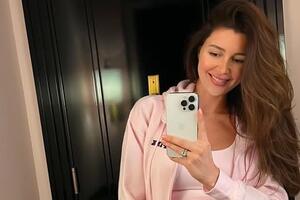 Родившая дочь Заворотнюк вновь уехала в клинику — потребовались уколы