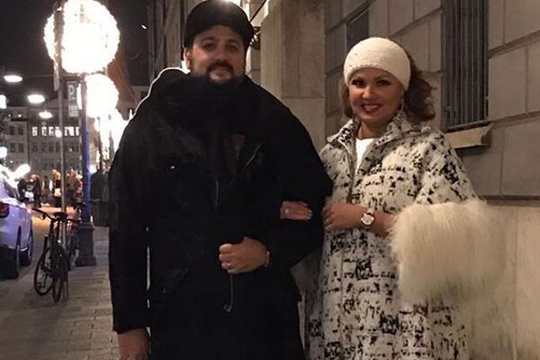 Образ дня: Анна Нетребко в Laura Biagiotti