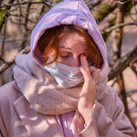 Не помогают антигистаминные: москвичи жалуются на странную аллергию