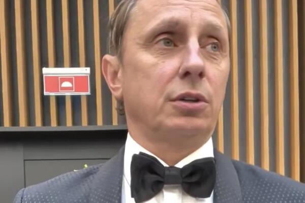 &laquo;Практически руковожу&raquo;: Вадим Галыгин раскрыл неожиданные подробности будущих родов жены