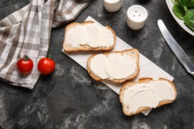 Вкуснее и дешевле, чем магазинный: как сделать самим плавленый сыр  