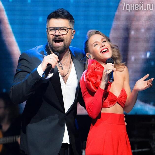 Юлия Ковальчук с мужем Алексеем Чумаковым