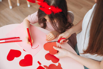 Мастерим милую открытку с сердечками