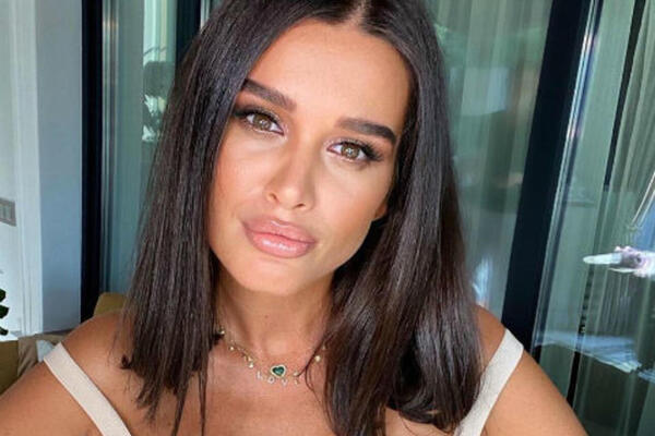 Ксения Бородина напугала фанатов огромными синяками на шее