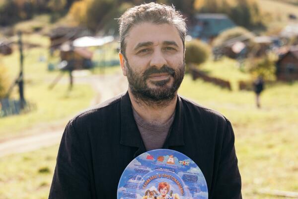 Сарик Андреасян начал съемки третьей части «Простоквашино» — вернулись ли Прилучный, Моряк и Охлобыстин?