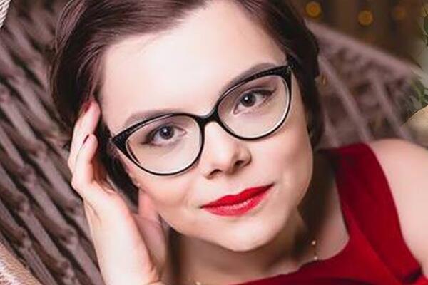 Муза Петросяна покорила сеть селфи без макияжа