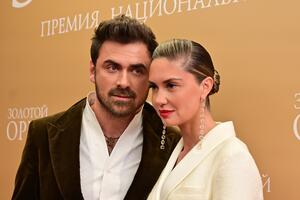 Облегающий наряд подчеркнул окрулившийся живот Муцениеце