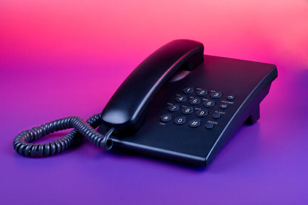 7 веских причин вернуть стационарный телефон в квартиру в 2026 году — даже без электричества