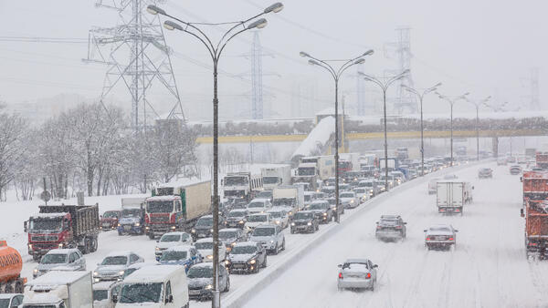 Опасная метель накроет Москву — синоптик Шувалов рассказал про аномалию
