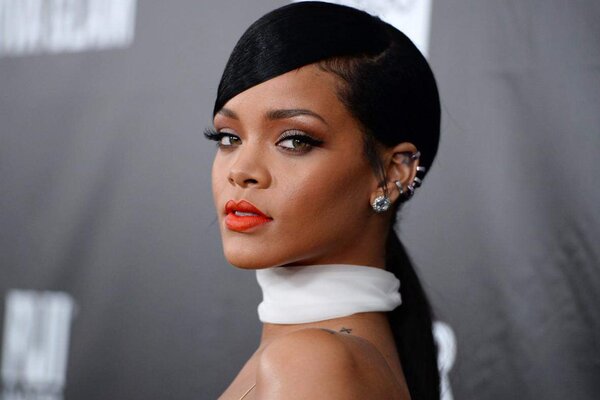 Рианна переезжает в Лондон к любовнику-миллиардеру