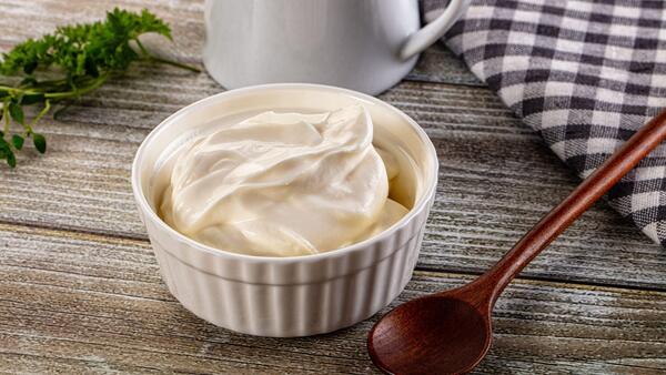 Лайфхак: как превратить сметану в маскарпоне  