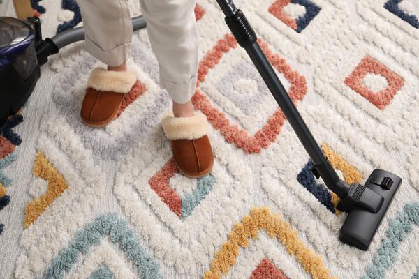 Сэкономьте на чистке ковра: решим проблему без излишних затрат 