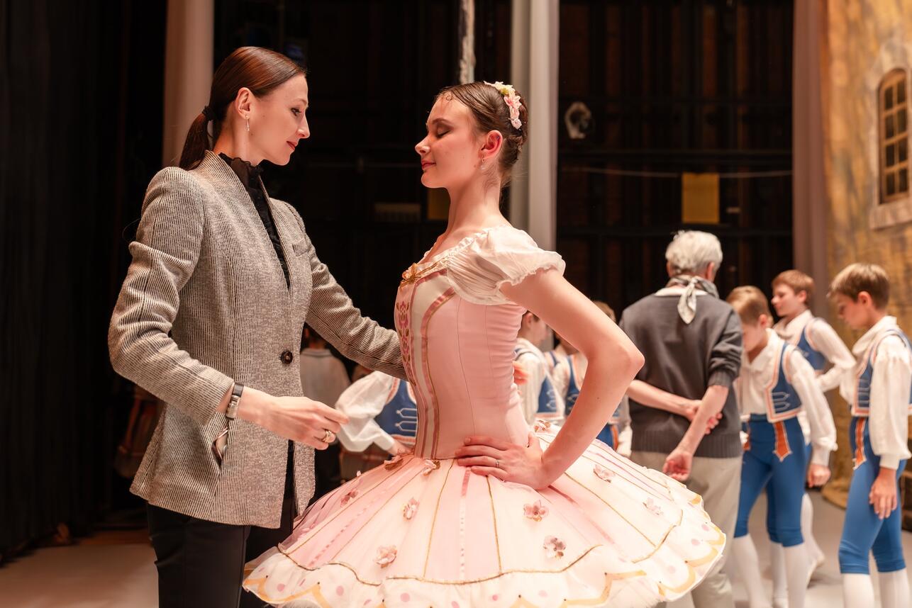 Светлана Захарова с учащейся МГАХ фото