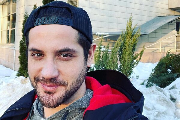 Объявил голодовку: Богатырев уехал от Арнтгольц и сына