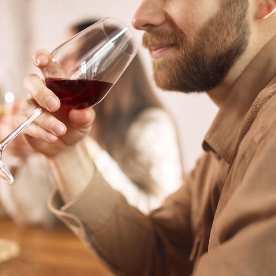 Крепкие или легкие? Выбор вина может раскрыть особенности характера человека 