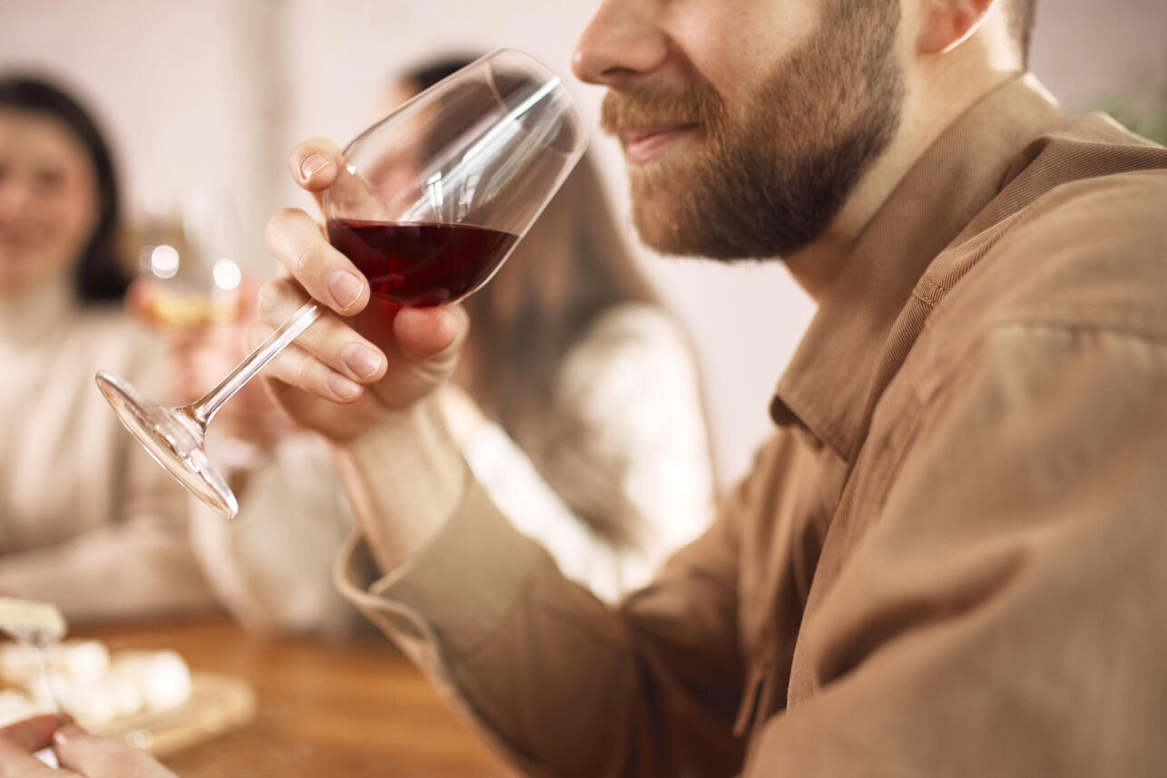 Крепкие или легкие? Выбор вина может раскрыть особенности характера человека 