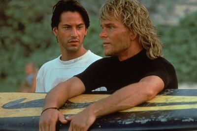 «На гребне волны» – 30 лет: как снимали легендарный фильм о серфингистах-грабителях