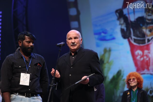 Продюсер фильма «Камешки» Амудхавану Карупия.и председатель международного жюри Борис Фрумин