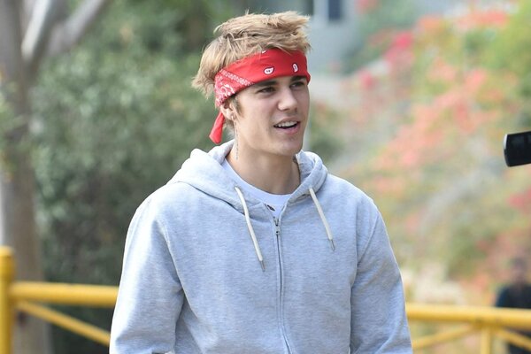 Бибера атакует поклонница: певец был вынужден обратиться в полицию