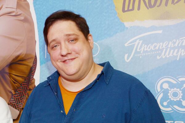 Звезда сериала «Полицейский с Рублевки» частично ослеп из-за тяжелого недуга