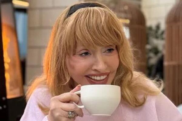 «Это как черная метка»: куда побежит с трудом передвигающаяся Пугачева после атаки на Кипр